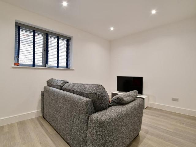 Studio for rent in New Town, Horsham