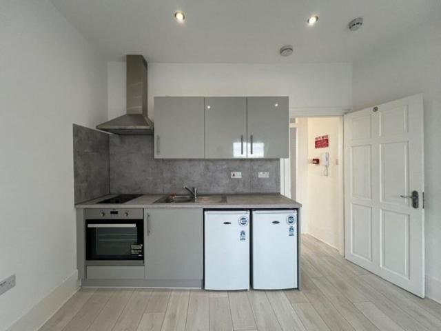 Studio for rent in Epping, Essex