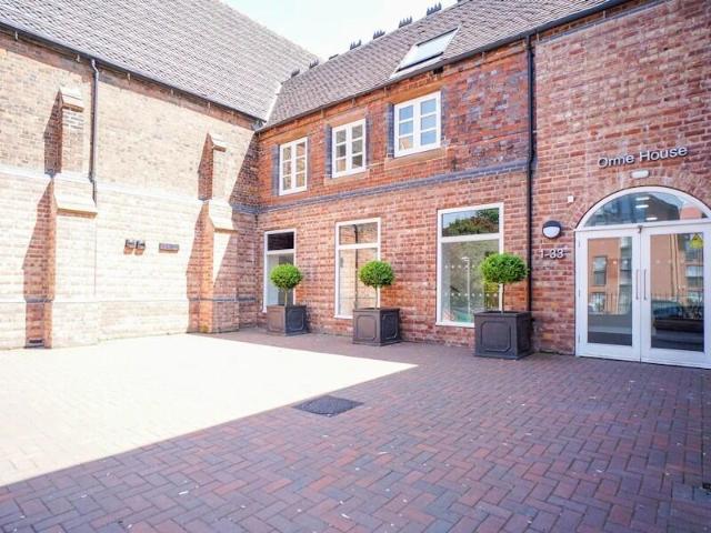 Flat for rent in Poolfields, Butterton