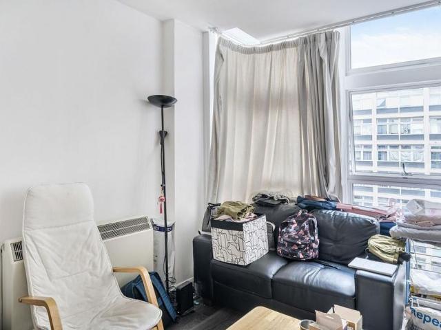 Studio for rent in Elephant and Castle, Greater London