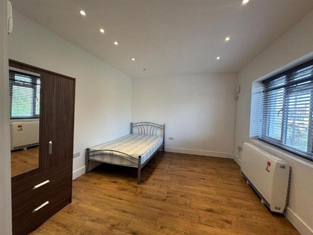 Studio for rent in Harmondsworth, Isle Of Man