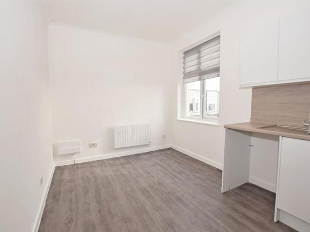 Studio for rent in Clapham, West Sussex