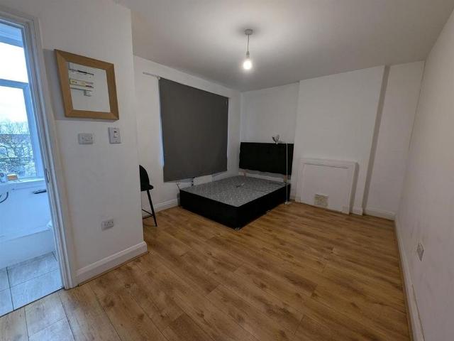 Studio for rent in Collier Row, Greater London
