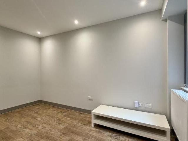 Studio for rent in Ringlestone, Midway