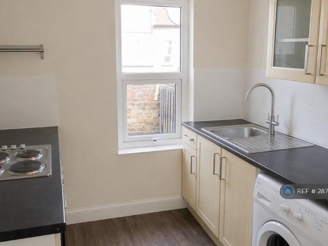 Flat for rent in London Borough of Croydon, Thornton Heath