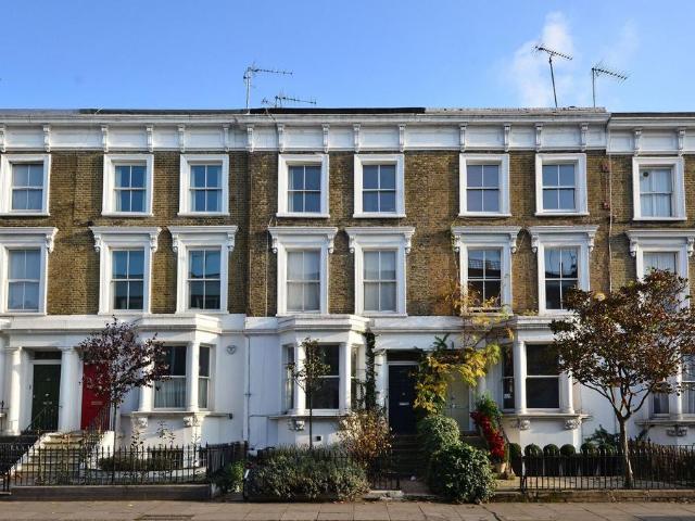 Flat for rent in Brompton, Greater London