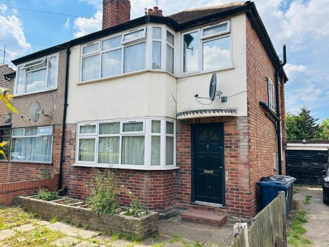 Studio for rent in London Borough of Ealing, Greenford