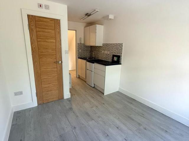 Studio for rent in Shacklewell, Greater London
