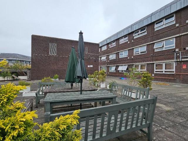 Flat for rent in Guildford Park, Westborough