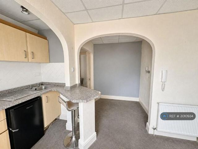 Studio for rent in Rodbourne, Swindon