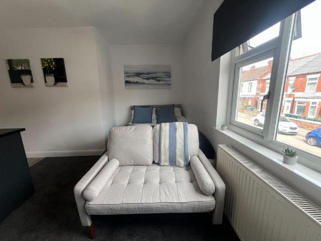 Studio for rent in Hillfields, West Midlands