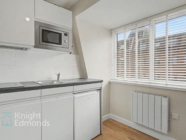 Studio for rent in Vinters Park, Midway