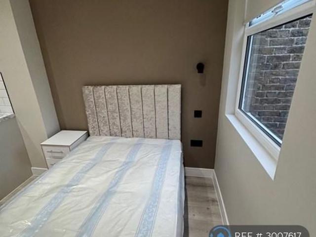 Studio for rent in London Borough of Hammersmith and Fulham, Greater London