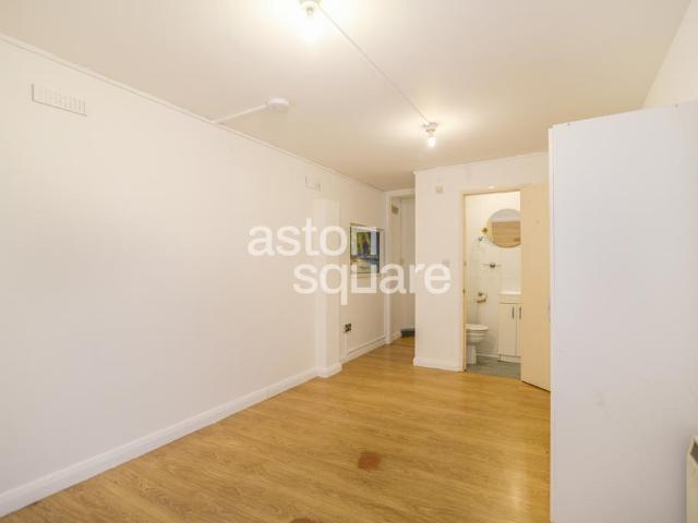 Flat for rent in Edgware, Broadfields