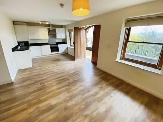 Studio for rent in Coedffranc, Llandarcy