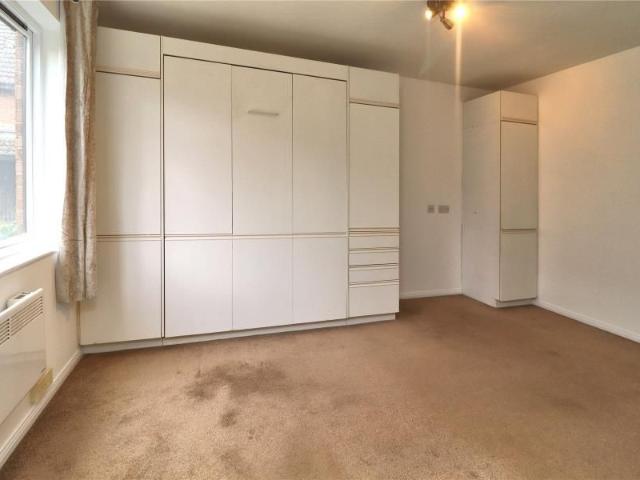 Studio for rent in Maybury, Woking