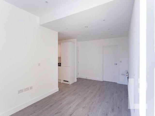 Studio for rent in Maryland, Greater London