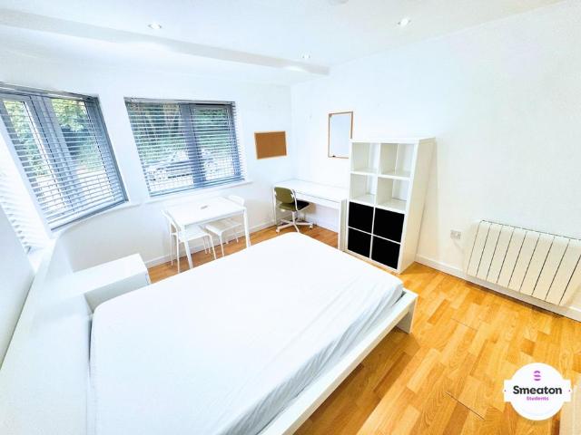 Studio for rent in Greenbank, Mount Wise