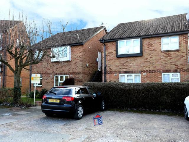 Flat for rent in Slough