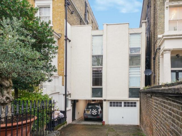 Flat for rent in St. John's Wood, Greater London