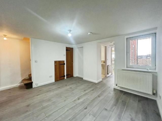 Studio for rent in Rodbourne, Swindon