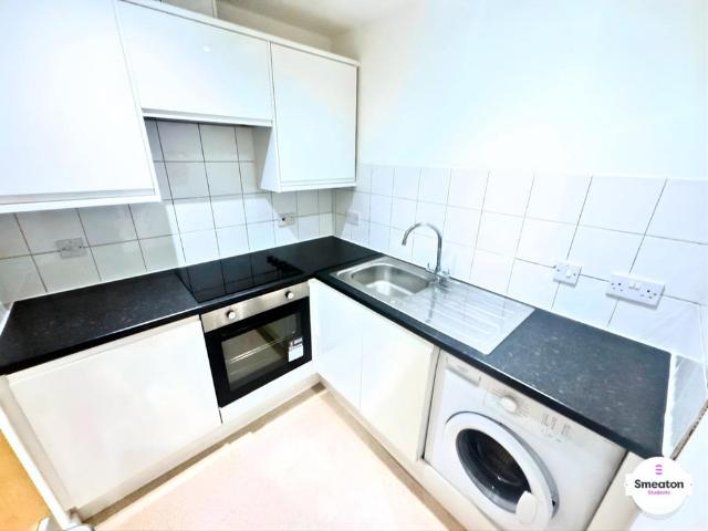 Studio for rent in Greenbank, Mount Wise