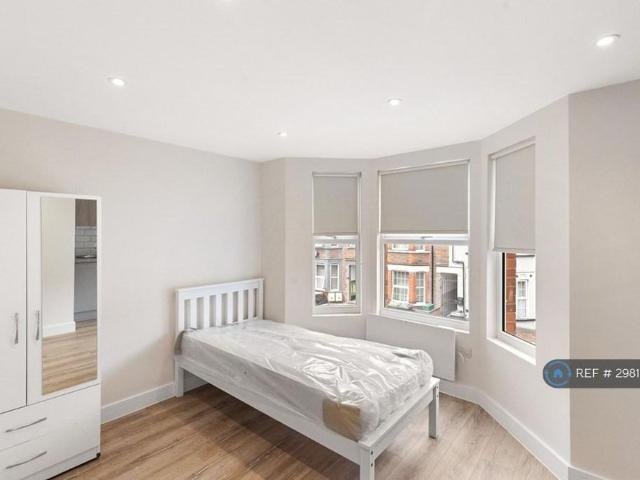 Studio for rent in Luton