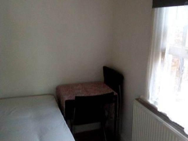 Studio for rent in Gould's Green, Greater London