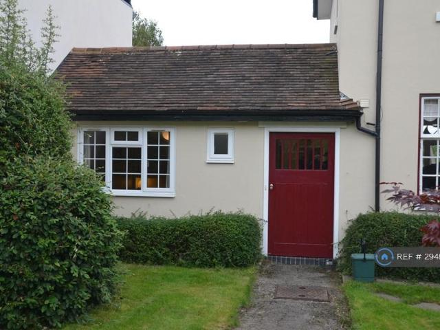 Flat for rent in St Albans, Five Acres