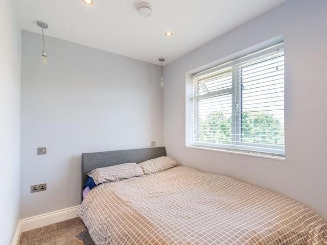 Studio for rent in London Borough of Ealing, Greater London