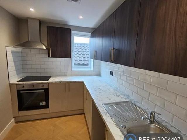 Studio for rent in Oakmere, Potters Bar
