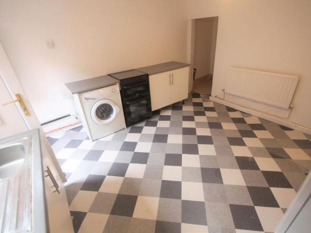Studio for rent in Harehills, West Yorkshire