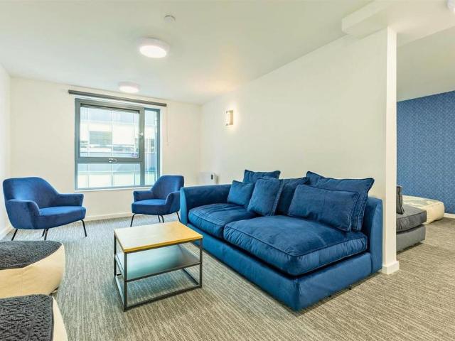 Studio for rent in City Centre, Ballindoch