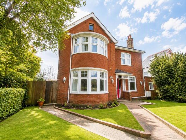 Studio for rent in Longlands, Greater London