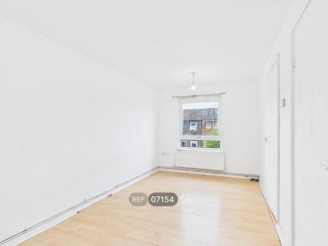 Studio for rent in Ortongate Centre, Peterborough