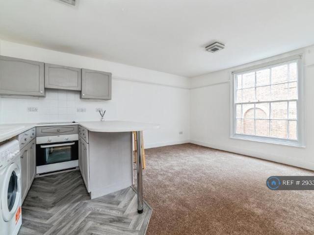 Flat for rent in Hertford, Colliers End