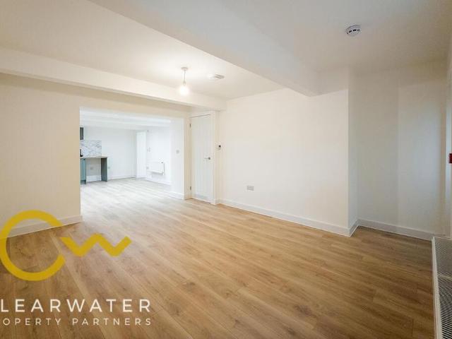 Studio for rent in Saddleworth, Pendock