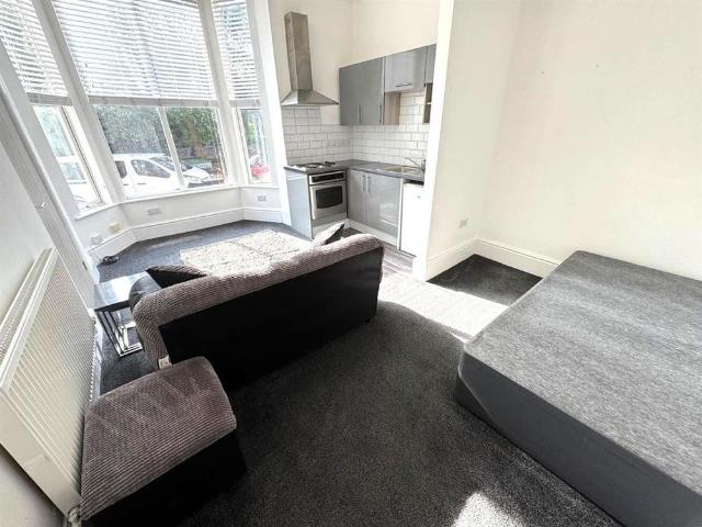 Studio for rent in West Midlands