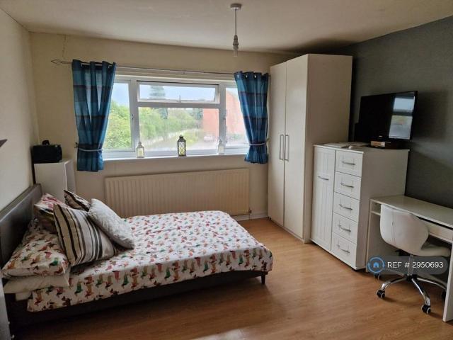 Flat for rent in Armitage with Handsacre, Boley Park