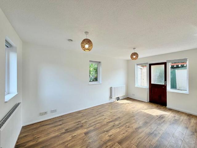 Studio for rent in Shenley Church End, Milton Keynes