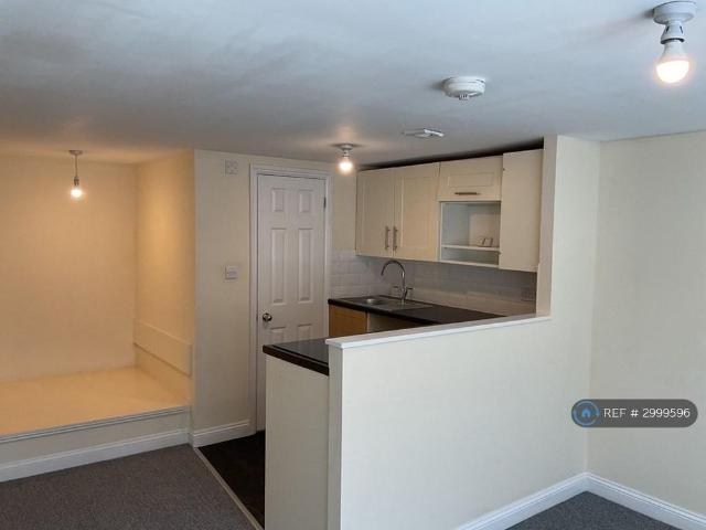 Studio for rent in St Albans, Five Acres