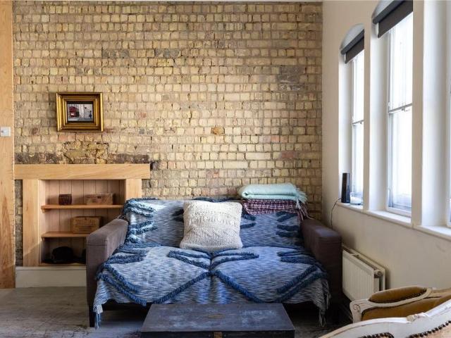Studio for rent in Spitalfields, Whitechapel