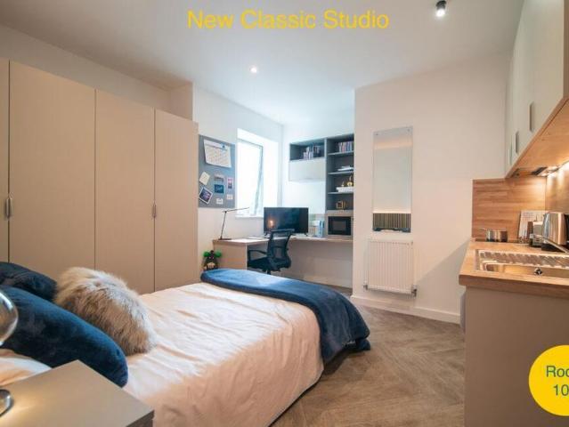 Studio for rent in Pennycomequick, Mount Wise
