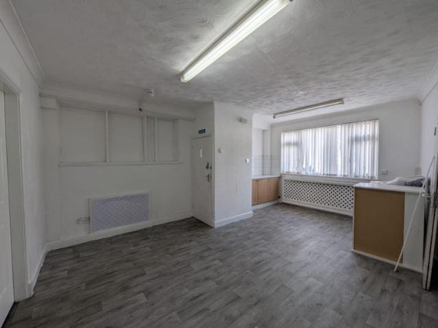 Flat for rent in Belgrave, Old Wharf