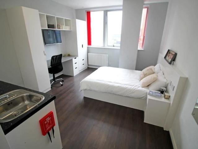 Studio for rent in St Ann's, Haddon