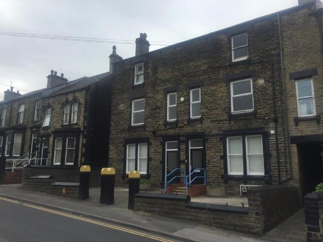 Flat for rent in Oakwell, South Yorkshire