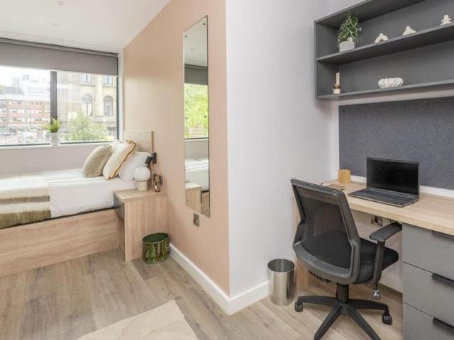 Flat for rent in Woodhouse, West Yorkshire