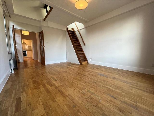 Flat for rent in Palmers Green, Isle Of Man