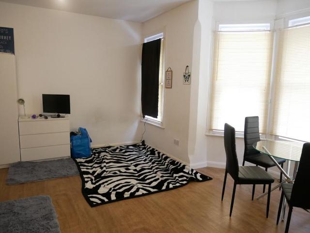 Studio for rent in London Borough of Ealing, Greenford