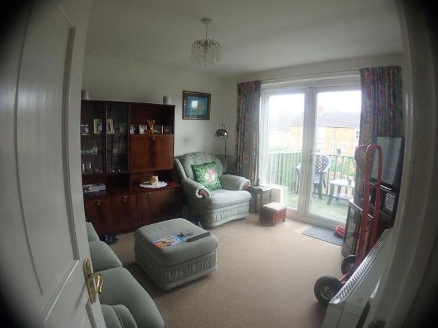 Studio for rent in Desborough